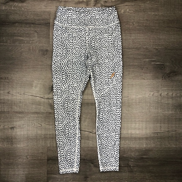 DOYOUEVEN Excel White Speckled High Waist Leggings - Picture 10 of 16